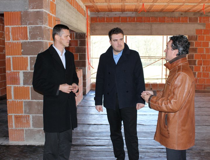Il Presidente Flego e collaboratori in visita al Comune di Karojba