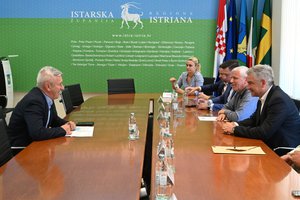 Il Presidente della Regione Miletić e il Segretario di Stato Tugomir Majdak a Pola hanno discusso delle modifiche alla Legge sui terreni agricoli