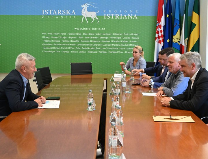 Il Presidente della Regione Miletić e il Segretario di Stato Tugomir Majdak a Pola hanno discusso delle modifiche alla Legge sui terreni agricoli