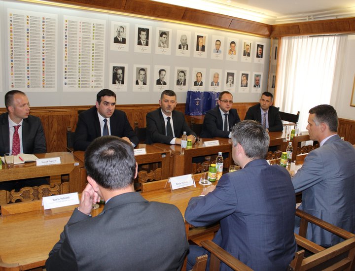 Una delegazione di Kragujevac in visita a Pola e alla Regione Istriana