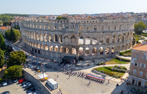 Con la 14ª Sfilata dei difensori croati della Regione Istriana è stata celebrata la Giornata della vittoria e del ringraziamento per la Patria e Giornata dei difensori croati