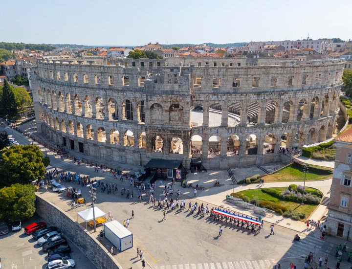 Con la 14ª Sfilata dei difensori croati della Regione Istriana è stata celebrata la Giornata della vittoria e del ringraziamento per la Patria e Giornata dei difensori croati