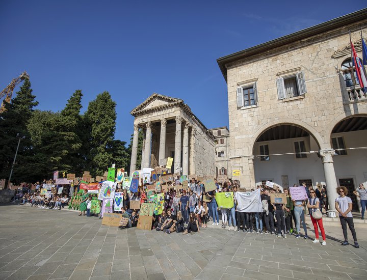 Molti giovani dell'Istria che frequentano le scuole medie superiori, promuovono attivamente i mutamenti sociali