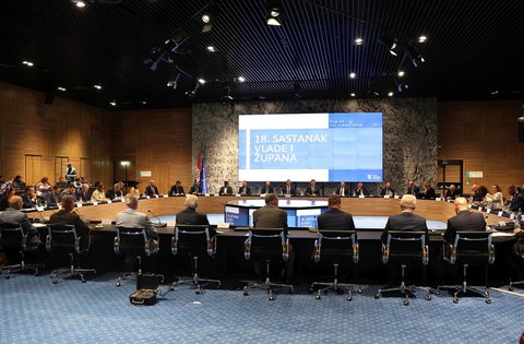 Il presidente della Regione Istriana Boris Miletić ha partecipato alla riunione del Governo della Repubblica di Croazia con i presidenti delle regioni, i rappresentanti dell'Associazione delle città e della Comunità croata dei comuni