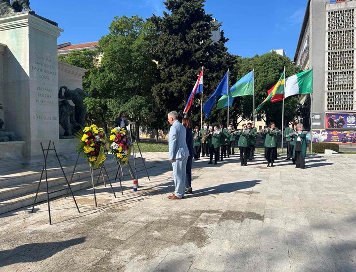 Župan Miletić i zamjenica Antić položili vijence povodom Dana pobjede nad fašizmom i Dana Europe