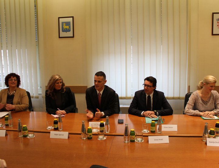 Riunione di lavoro sulla collaborazione nell'ambito della sanità