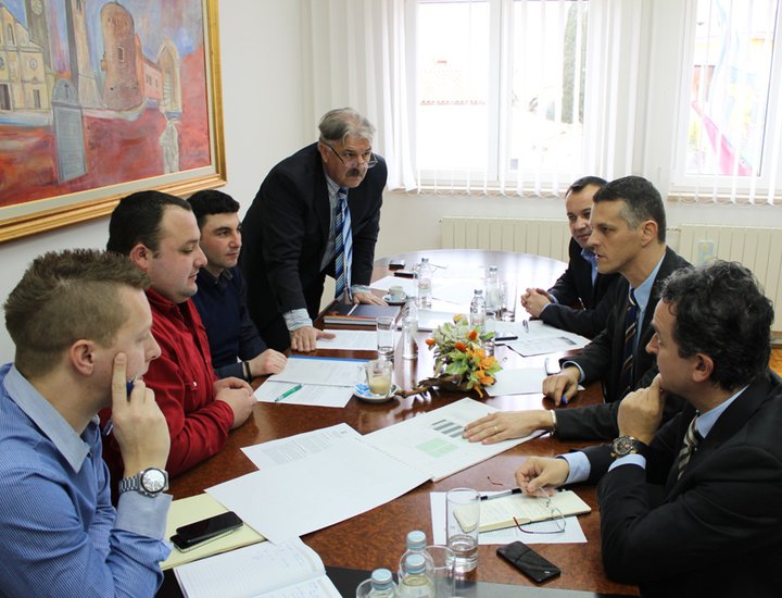 Il Presidente della Regione Flego e collaboratori in visita al Comune di Gimino
