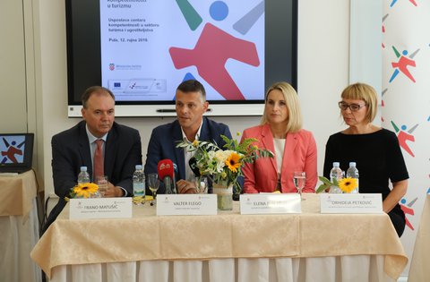 Instaurazione del Centro di competenza regionale nel settore del turismo e dell'attività  alberghiera