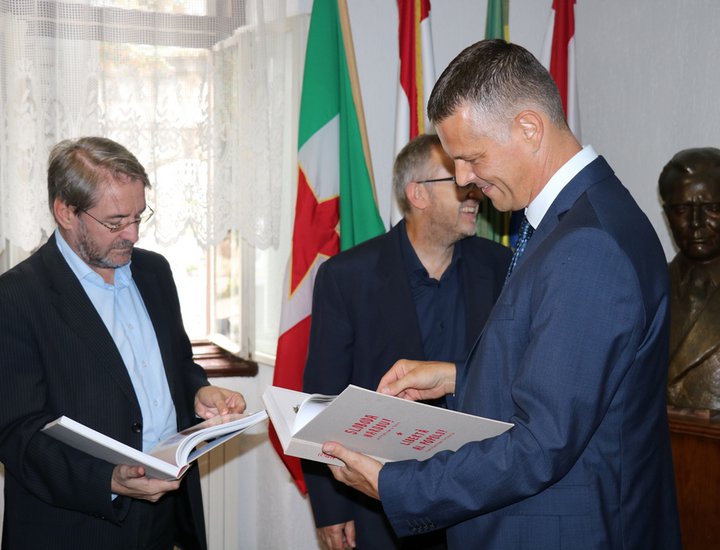 Presentato il catalogo SLOBODA NARODU! antifašizam u Istri - LIBERTÀ AL POPOLO! antifascismo in Istria