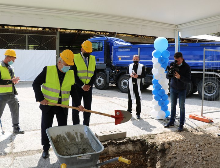Giornata importante per la Regione Istriana e la Città di Pisino: Iniziano i lavori di costruzione della Casa per anziani
