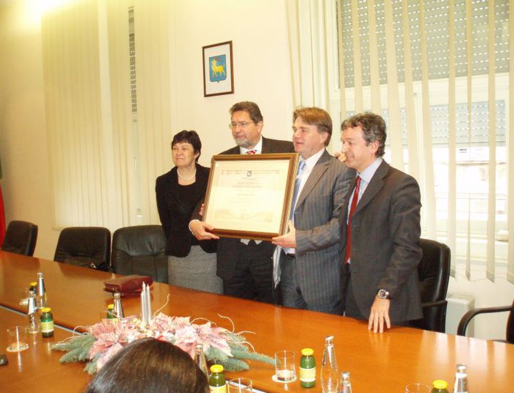 Pula: Župan Ivan Jakovčić uručio zahvalnicu Fulviju Rusticu