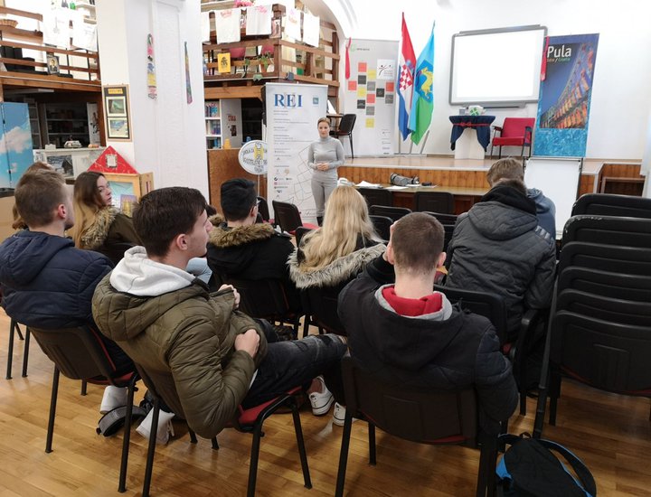 Nell'ambito del progetto REI II si è concluso con successo il ciclo di laboratori sul tema dell'auto occupazione per gli alunni delle classi finali delle scuole medie superiori