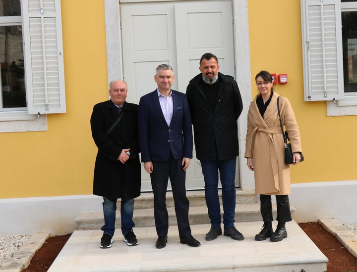 Il presidente Miletić alla riunione di lavoro al Comune di Funtana-Fontane