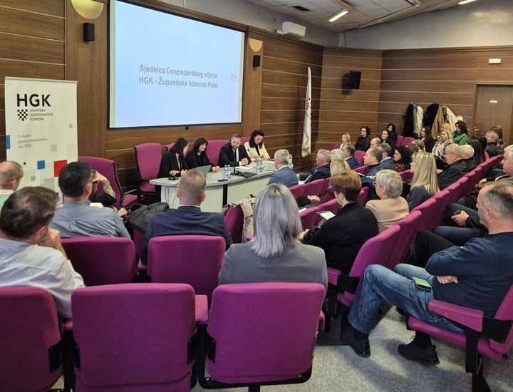 Gospodarsko vijeće HGK – ŽK Pula raspravljalo o potrebama tržišta rada, integraciji radnika i izazovima za poslodavce