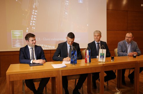 110 milioni di kune alla Regione Istriana per la costruzione del sistema d'irrigazione Porto Cervera - Bassarinca dal fondo UE per lo sviluppo regionale