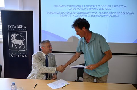 Istarska županija osigurala 400 tisuća eura za obnovljive izvore energije i energetsku učinkovitost u obiteljskim kućama te prerađivačku industriju