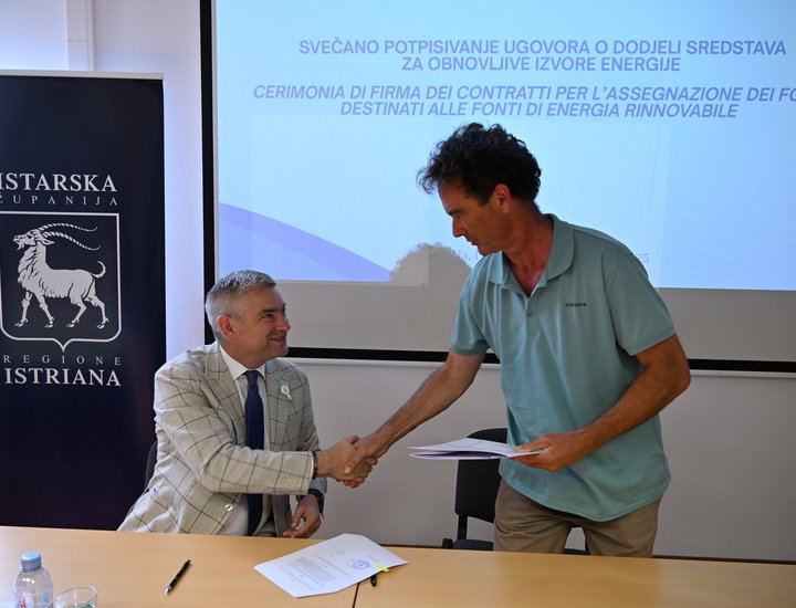 Istarska županija osigurala 400 tisuća eura za obnovljive izvore energije i energetsku učinkovitost u obiteljskim kućama te prerađivačku industriju