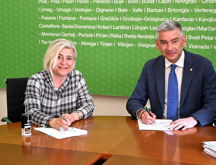 Župan Miletić potpisao ugovore vrijedne 2,3 milijuna eura iz ovogodišnjeg županijskog Programa mjera za zadržavanje i privlačenje ljudskih resursa u zdravstvu