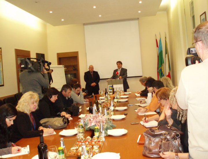 Pula: Župan Ivan Jakovčić i predsjednik Županijske skupštine Dino Kozlevac primili novinare