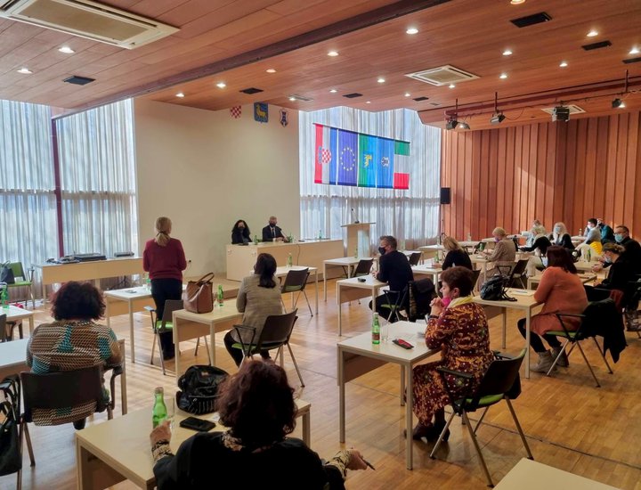 Primo incontro fra il presidente Miletić e i direttori delle scuole medie superiori e delle scuole elementari