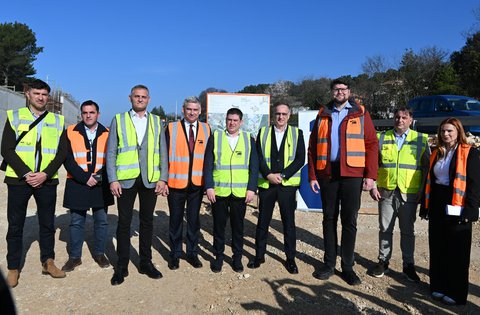 Župan Miletić s potpredsjednikom Vlade i ministrom Butkovićem u obilasku cestovnih projekata u Puli i Poreču