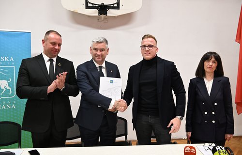 Potpisan ugovor o rekonstrukciji i dogradnji OŠ Vladimira Gortana u Žminju te izgradnji školske sportske dvorane vrijedan gotovo 11 milijuna eura