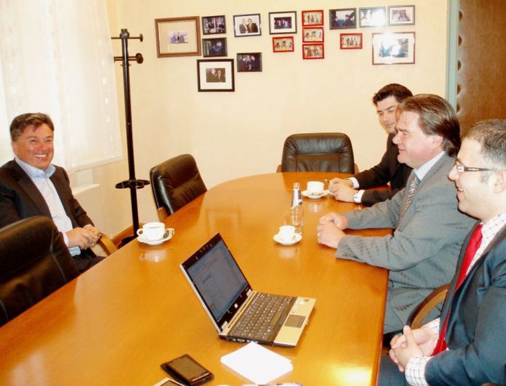 Pola: Il Presidente della Regione Istriana Ivan Jakovčić assieme ai suoi collaboratori ha ricevuto i rappresentanti dei club dei consiglieri dei partiti d'opposizione