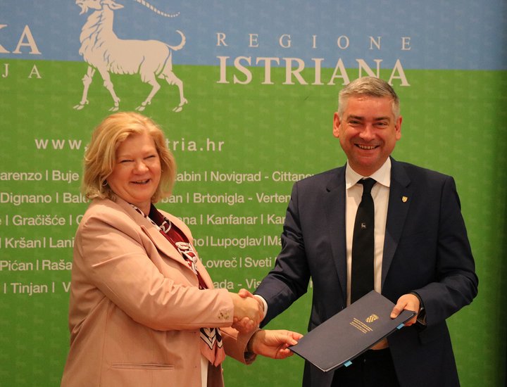 Državna tajnica predala više od tisuću predmeta koji se odnose na nekretnine u vlasništvu Republike Hrvatske Istarskoj županiji, Gradu Puli i Gradu Pazinu
