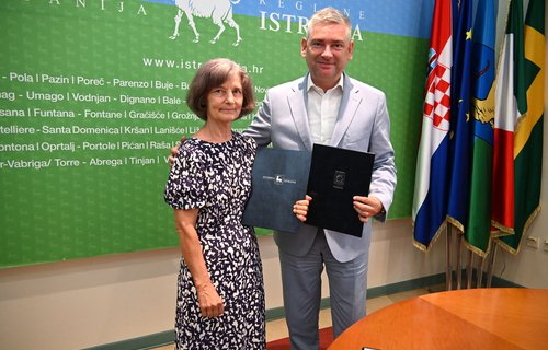 Firmato il contratto per l’acquisto dell’immobile destinato alla futura Banca alimentare della Regione Istriana: un progetto strategico per un’Istria solidale e sostenibile