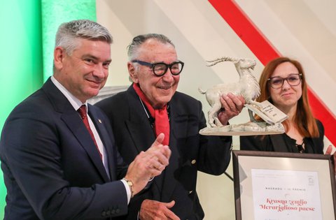 Milanu Rakovcu uručena Nagrada za životno djelo "Krasna zemljo - Meraviglioso paese" za izniman doprinos zavičajnoj književnosti i izdavaštvu