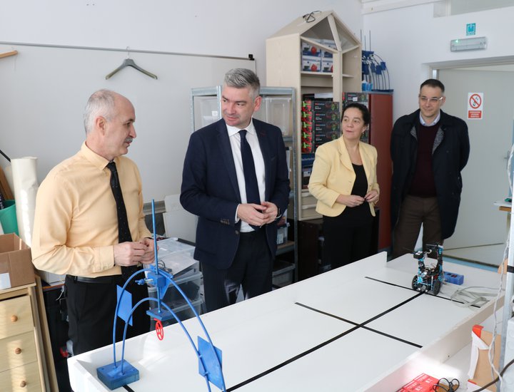 La Regione Istriana finanzia e prefinanzia il valido progetto comunitario della Scuola industriale e artigianale di Pola