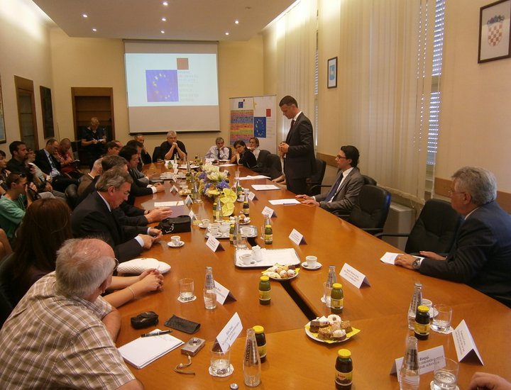UN'ADEGUATA CELEBRAZIONE DELL'ENTRATA DELLA CROAZIA NELL'UNIONE EUROPEA