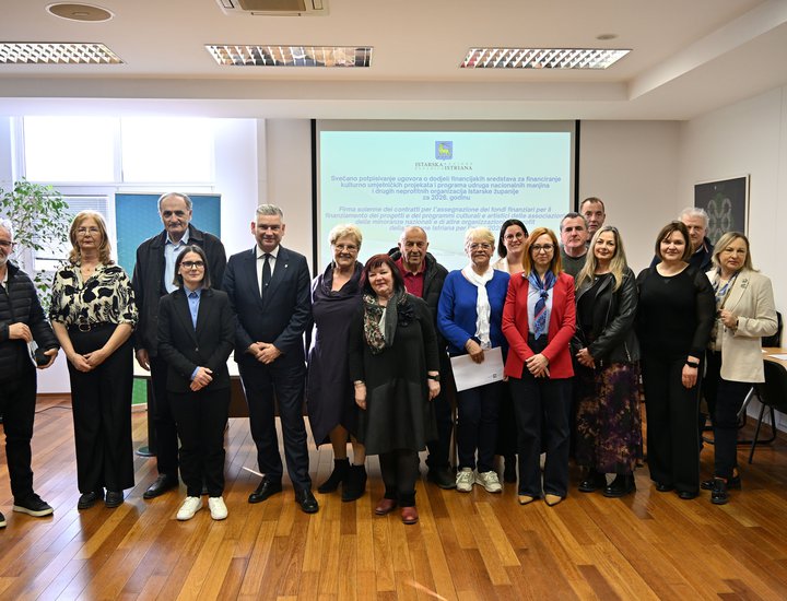 Il presidente Miletić ha firmato i contratti di finanziamento dei programmi delle associazioni delle minoranze nazionali in Istria