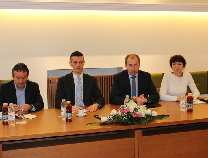 Il Presidente della Regione Istriana Valter Flego all'incontro di lavoro con gli esponenti della Città di Pisino