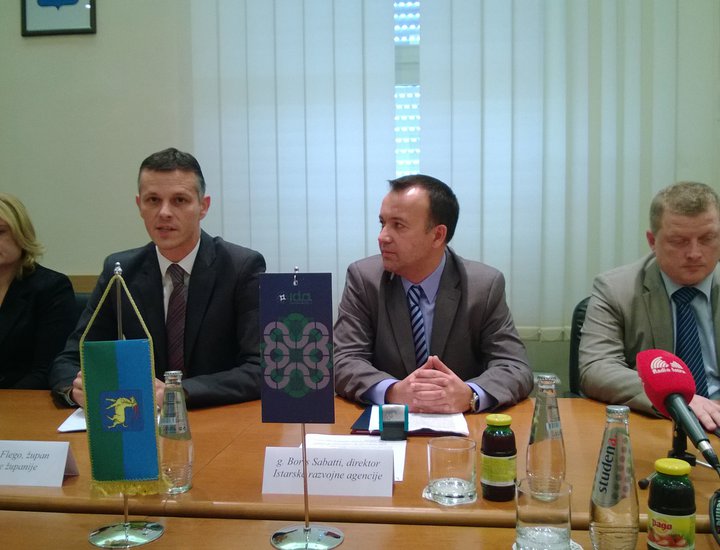 Una linea di credito secondo il programma del Fondo di garanzia per l'industria della trasformazione e le innovazioni del Ministero dell'economia