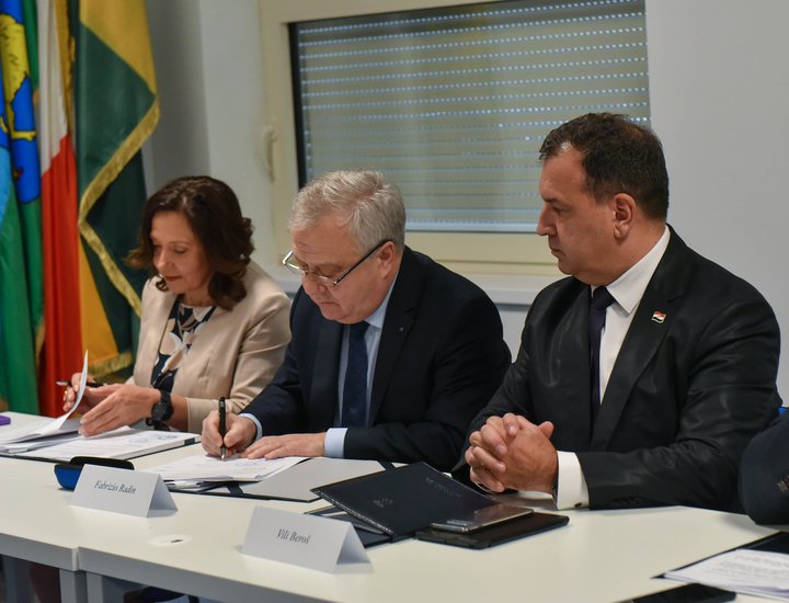 Firmato un contratto per altri 150 milioni di kune per la conclusione dei lavori di costruzione e attrezzatura del nuovo ospedale di Pola