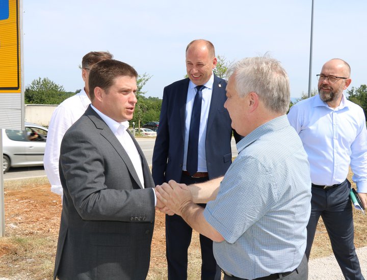 Apertura solenne dei lavori di costruzione della strada statale Rogovići-Lindarski Križ nei pressi di Pisino
