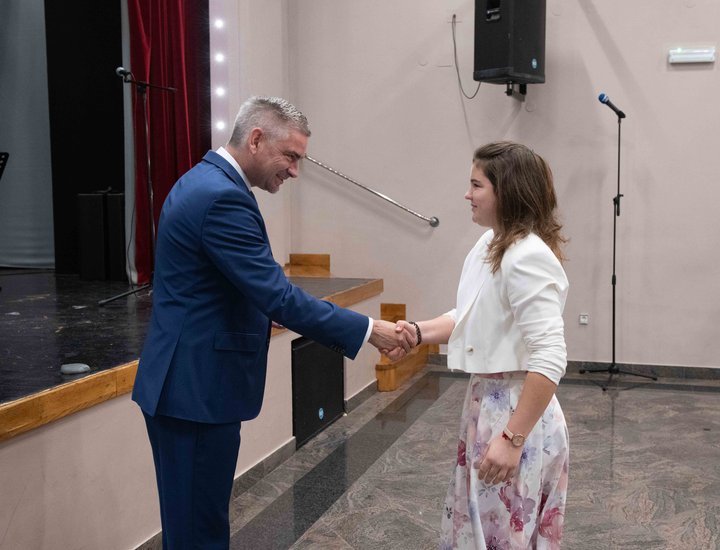 Il presidente Boris Miletić ha ricevuto i campioni e le campionesse statali, premiati ai concorsi sportivi e delle materie didattiche
