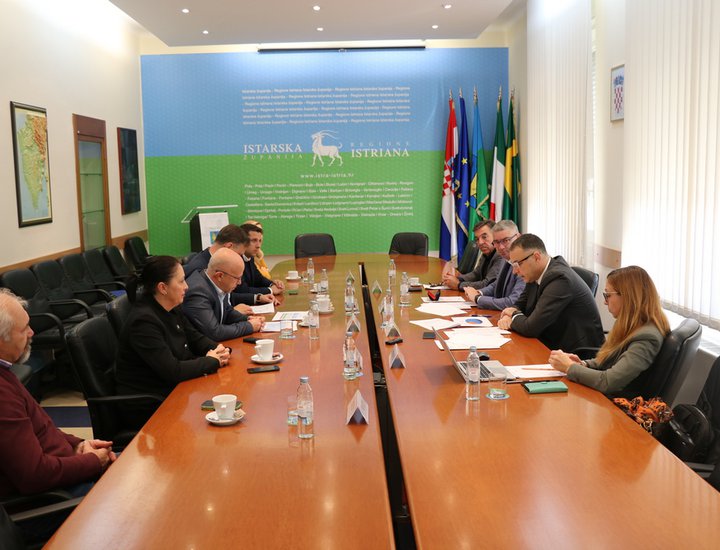 Župan Miletić s istarskim saborskim zastupnicama i zastupnicima o županijskom i državnom proračunu za 2024.