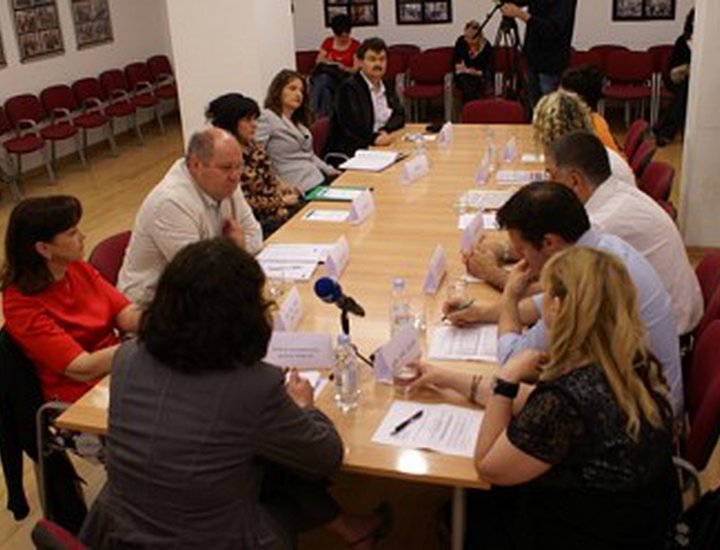 Tavola rotonda "àˆ presente almeno il 40% di donne sulle liste elettorali per le elezioni amministrative nella Regione Istriana?"
