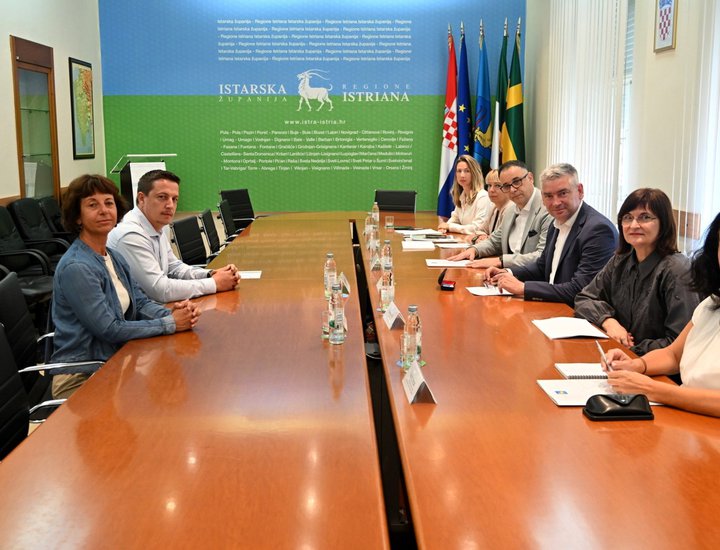 Župan Miletić s predstavnicima Općine Sveti Lovreč razgovarao o daljnjem razvoju i unapređenju kvalitete života u toj istarskoj općini