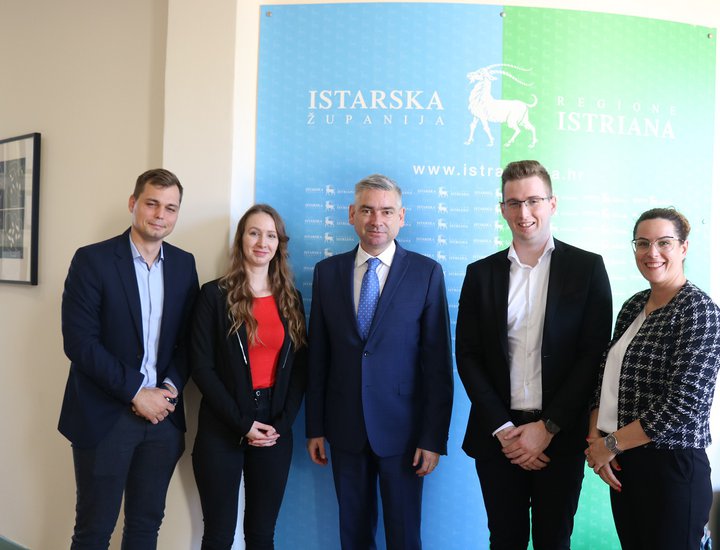 Ricevimento per i membri del neo costituito Club degli studenti dell'Istria