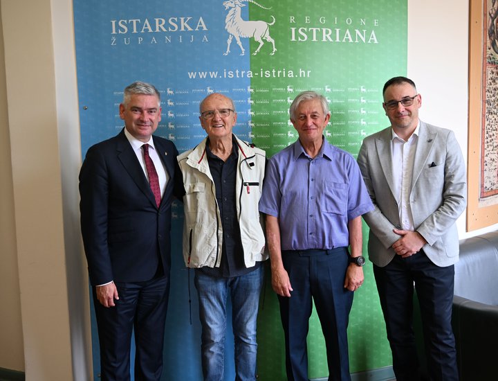 Il Presidente Miletić ha ricevuto Bruno Stermotić, insignito della Targa d’onore dell’Organizzazione dei pensionati della Croazia, e il suo successore alla guida dell’Organizzazione, Damir Črnja